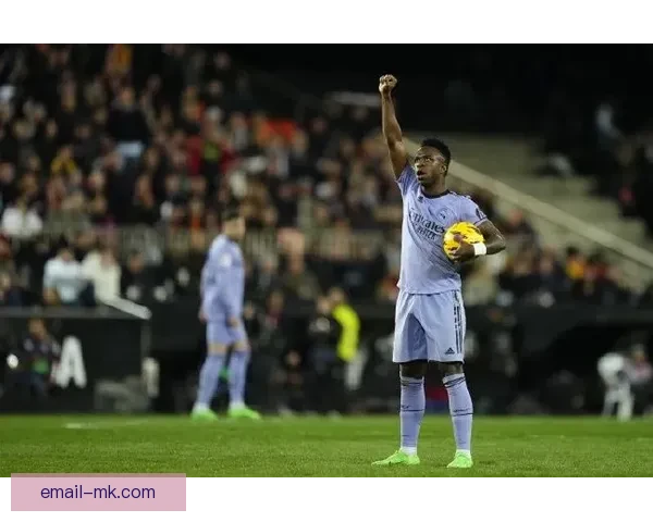 聚焦维尼修斯亚洲杯临场发挥的技术表现与战术价值评估研究分析